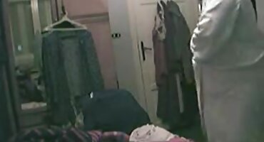 Manuel anally cheats ຂອງຕົນກ່ຽວກັບພັນລະຍາ.