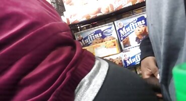 ຜູ້ບໍລິຫານ fucks ໃນການຫລໍ່.