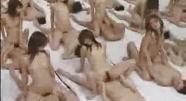 ກຸ່ມຮ່ວມເພດກັບແມ່ບ້ານ.