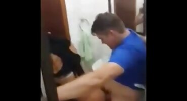 ກືນກິນກັບ