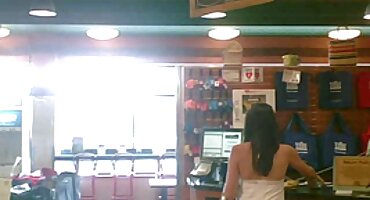 ນັກ sexologist ອົບຣົມຊາວຫນຸ່ມໃນການຮ່ວມເພດ,ມີສ່ວນຮ່ວມໃນເລື່ອງນີ້.