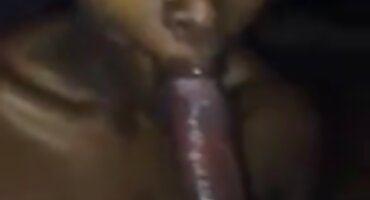 Carmen ໄດ້ເອົາ cock ອອສເຕີຍໃນກົ້ນ.